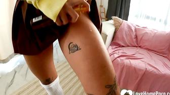 Nerdy babe spreads for deep pussy sex