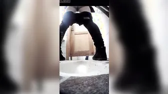 Pissing62