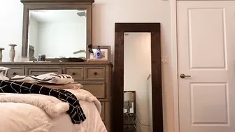 sluts into bedroom