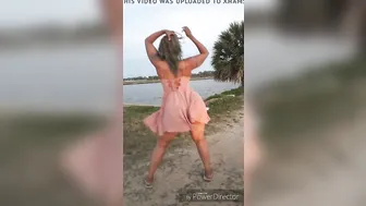 Lakeside twerk