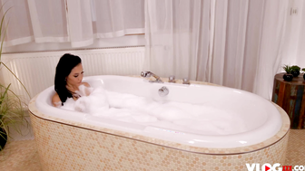 Masseuse Asia Vargas Pounded After Steamy Massage