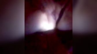 Geile Milf wichst sich m Kino