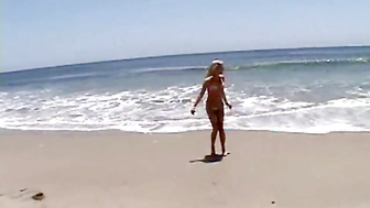 Little Summer fingered Pussy closeup in beach