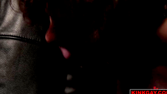 Submissive Vander Pulaski services his master Greg Hollywoods cock