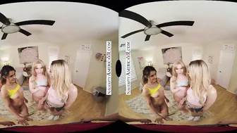 Erotic America - College girls enjoy themselves at the dorm