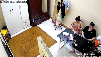 Busty Vietnamese seduce boyfriend while he was working 1449