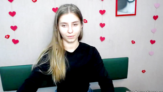 Young Ukrainian babe TaliaSunshin poses on webcam