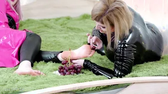 Bombshell Soft Dyke Feet Bondage Play Barefoot Girls Enjoy Toes 4k