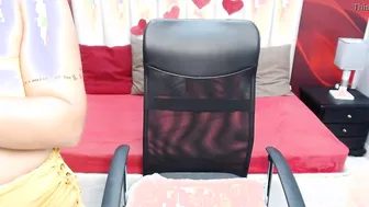 Gigantic butt hispanic posing on webcam