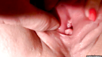 Austrian mom Victoria squirts like a whale