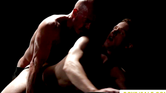 Twink Dylan Tides lets Master Ace Banner bang his ass