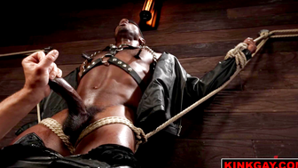 Vander Pulaski cums quickly shooting his load across Sean Xaviers chest