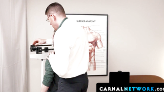 Wolf pressed the ultrasound tool on Danny Wilcoxx's stomach and throbs his dick in hi