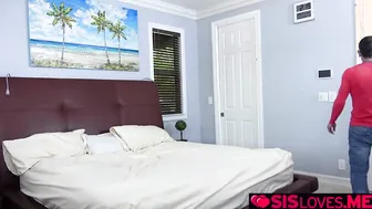 Stepsiblings Dani Blue and Sophia Sweet raiding their stepbros room