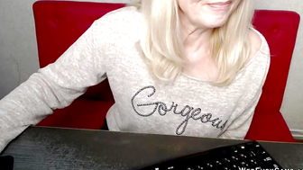 Amateur MILF flashes boobs on webcam