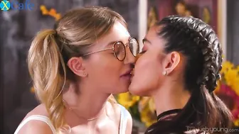 Palatable bimbos Emily Willis goes freaky and dig