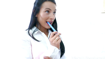 Simona wanted the tricky old teacher's dick deep inside her pussy so she rode it