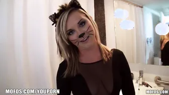 Kitty porn video – Mofos- Addison is 1 Goddess twat cat