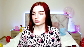 Webcam Chat porn video – Beautiful amateur ginger babe NicolPot on webcam chats with fans