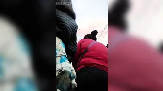 uspkirt venezolana con hijo
