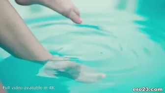 Skinny and Beauty Morgan Rain finds poolside fun