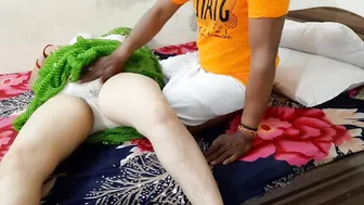 अवनी के huge titted ढोंगी बाबा ने की लडडू खिला कर चुदाई
