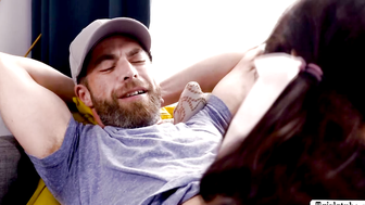 Shemale Amy Nosferatu analed by new roommate