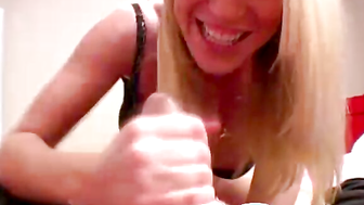 Allie gives a lap dance on cam