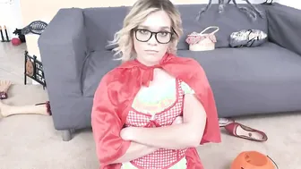 sislovesme - Cutie costumed stepsis blows off her stepbro