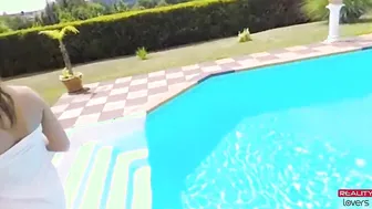 Seducing The Poolboy inside point of view