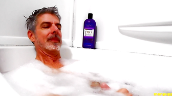 Richard Lennox Enjoying His Bath Time With A Slow Handjob