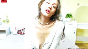 Super hot amateur babe in blouse