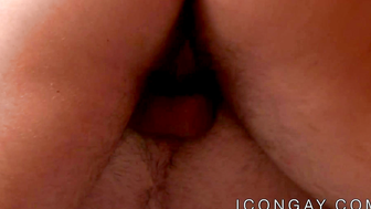 Muscular masseur Billy Santoro takes big dick in the ass