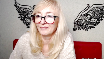 Blonde MILF with glasses on webcam