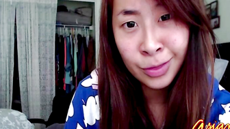 KaediaLang Teases Her Small Breasts