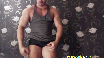 AlexHunk Showing Off His Muscles
