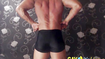 AlexHunk Showing Off His Muscles