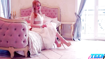 Naughty Teen ScarlettGreer Teasing