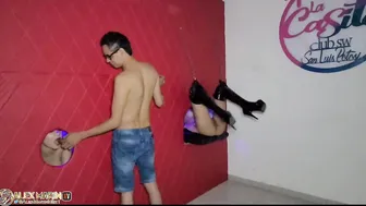 Glory porn video – Voy a un club Swinger y entro al cuarto de glory hol