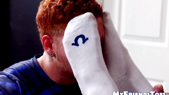 Handsome Jeremiah Cruze kissed and fucked the gorgeous feet of Heath Halo