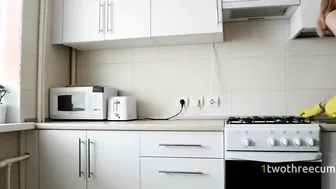 House Cleaning porn video – FREAKY HOUSEWIFES FANTASY ABOUT ROUGH PENIS. DREAMS COME TRUE