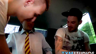 Twink gay spitroasted by skinny buddies in homemade video