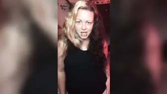 Striptease Finger Nailed