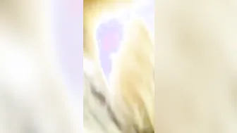 Turk sarisin yalayarak bosaltiyor