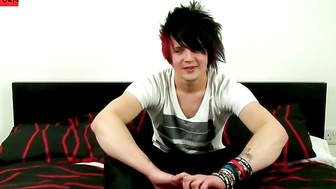 Gorgeous Louis Beats His Emo Meat - Louis Phantom Jerks
