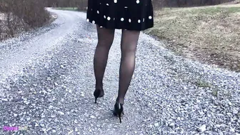 Outdoor Flash  Pissing inside Tights