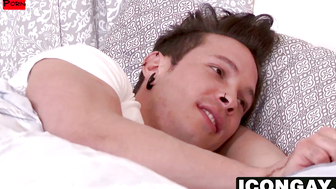 Jaxton Wheeler teaching sex lessons to sexy Gabriel Alanzo
