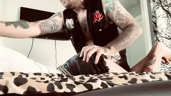 Inked Emo Boy Fucks Tatted Emo cunt with mouth from behind after she Getting