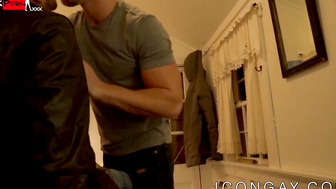 Irresistible JD Phoenix bottoming for handsome Roman Todd