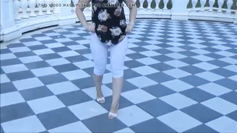 Big Legs porn video – Huge Butt Legs Outside